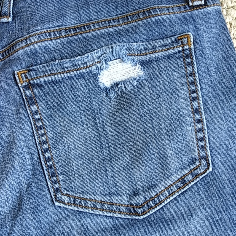 Blue Jeans Boyfriend Size 6 - Picture 3 of 8
